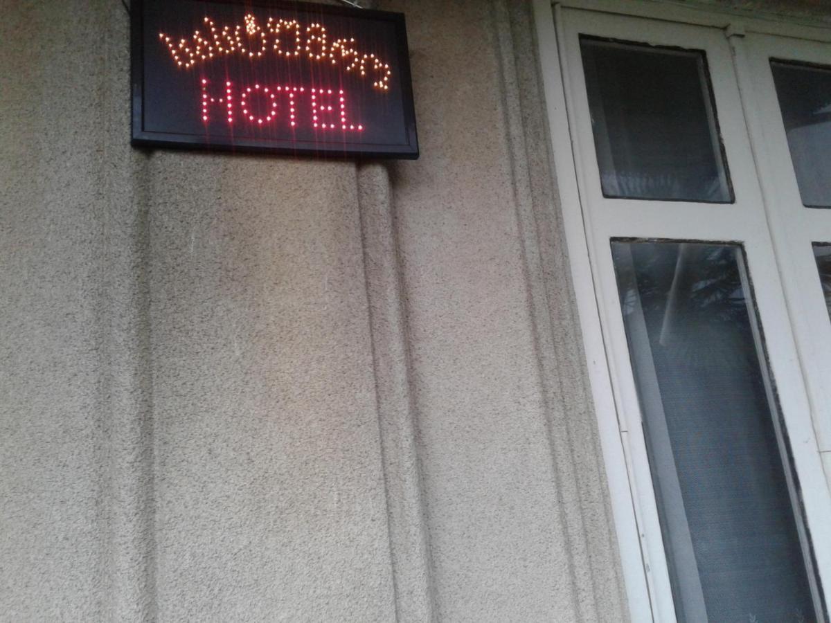 Levani'S Guesthouse Zugdidi ภายนอก รูปภาพ