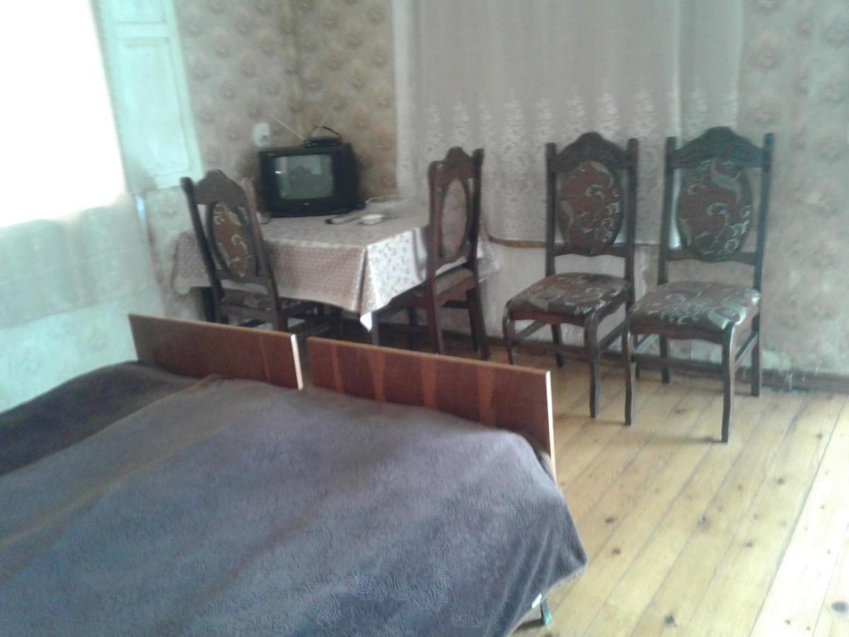 Levani'S Guesthouse Zugdidi ภายนอก รูปภาพ