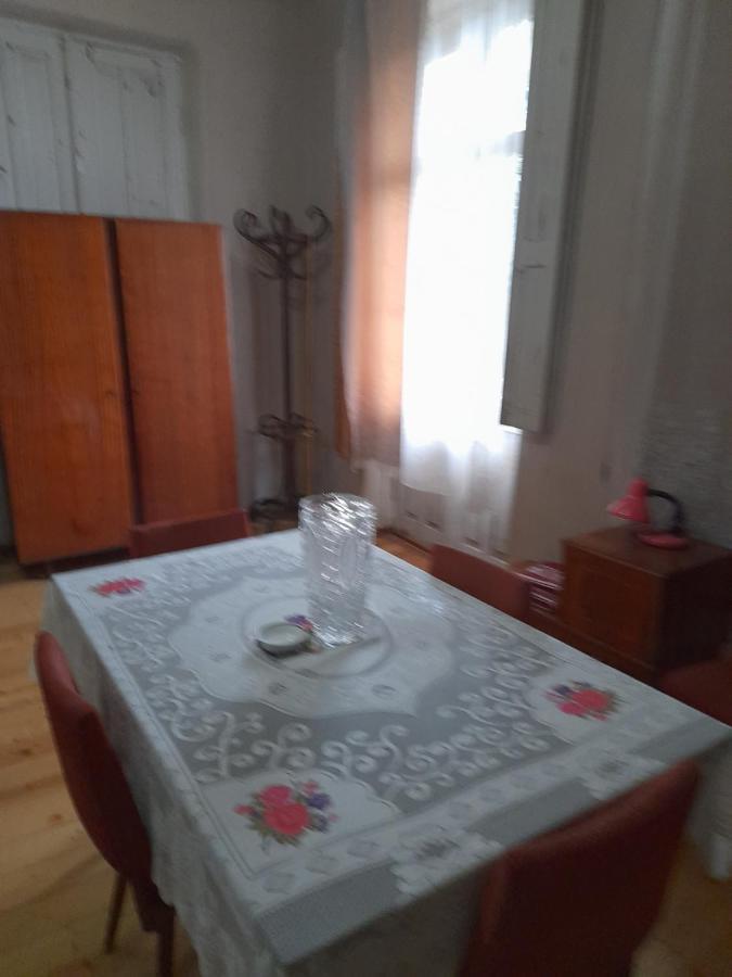 Levani'S Guesthouse Zugdidi ภายนอก รูปภาพ