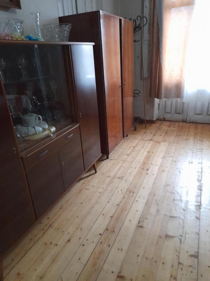 Levani'S Guesthouse Zugdidi ภายนอก รูปภาพ