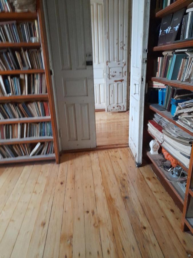 Levani'S Guesthouse Zugdidi ภายนอก รูปภาพ