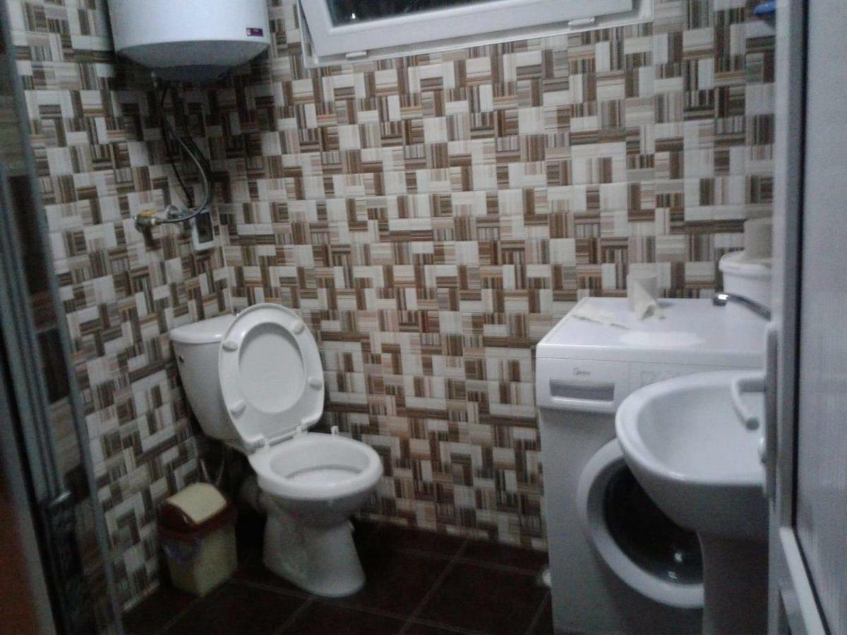 Levani'S Guesthouse Zugdidi ภายนอก รูปภาพ